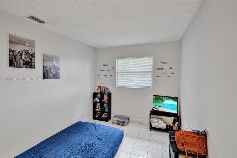 Купить коммерческую недвижимость в Корал-Спрингс, Флорида 354.79м2, № 863550 - фото 24