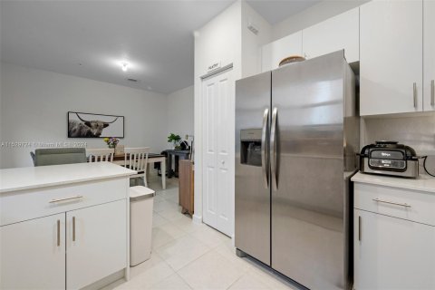 Touwnhouse à vendre à Pembroke Pines, Floride: 3 chambres, 140 m2 № 1000564 - photo 11