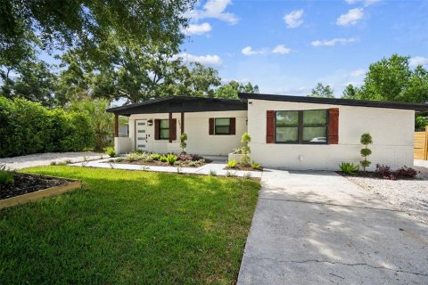 Casa en venta en Tampa, Florida, 4 dormitorios, 157.56 m2 № 1324082 - foto 1