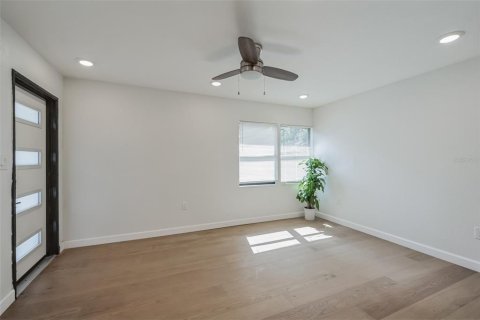 Casa en venta en Tampa, Florida, 4 dormitorios, 157.56 m2 № 1324082 - foto 9