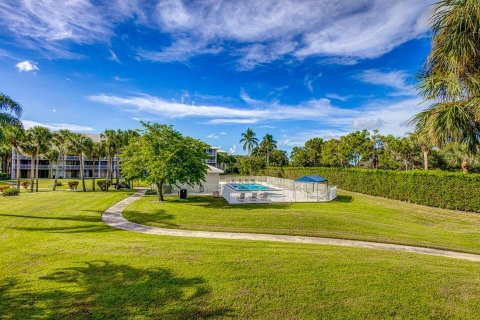 Condo in West Palm Beach, Florida, 2 bedrooms  № 1100258 - photo 17