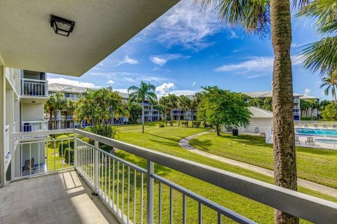 Condo in West Palm Beach, Florida, 2 bedrooms  № 1100258 - photo 2