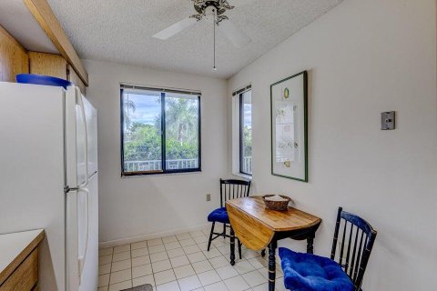 Condo in West Palm Beach, Florida, 2 bedrooms  № 1100258 - photo 15