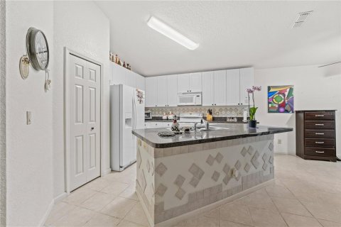 Villa ou maison à vendre à Kissimmee, Floride: 3 chambres, 160.26 m2 № 1361335 - photo 11