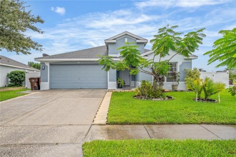 Villa ou maison à vendre à Kissimmee, Floride: 3 chambres, 160.26 m2 № 1361335 - photo 1