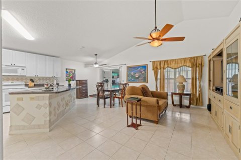 Villa ou maison à vendre à Kissimmee, Floride: 3 chambres, 160.26 m2 № 1361335 - photo 10