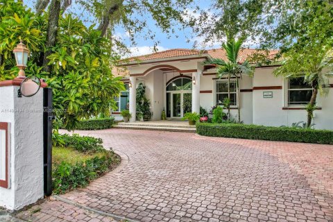Villa ou maison à vendre à South Miami, Floride: 5 chambres, 323.58 m2 № 887565 - photo 11