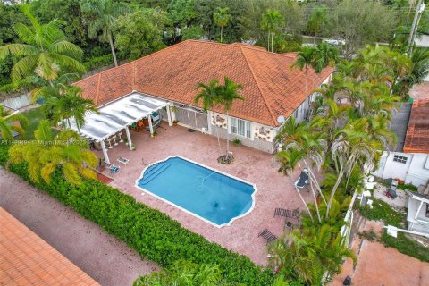 Villa ou maison à vendre à South Miami, Floride: 5 chambres, 323.58 m2 № 887565 - photo 7