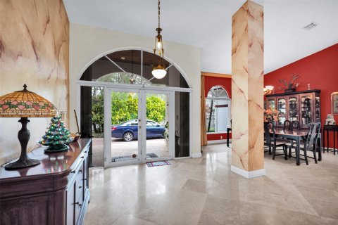 Villa ou maison à vendre à South Miami, Floride: 5 chambres, 323.58 m2 № 887565 - photo 17