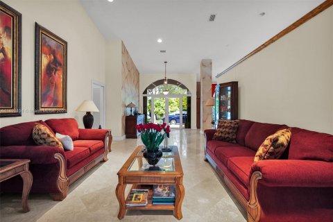 Villa ou maison à vendre à South Miami, Floride: 5 chambres, 323.58 m2 № 887565 - photo 19