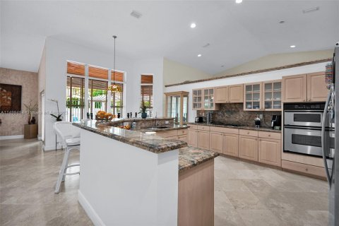 Villa ou maison à vendre à South Miami, Floride: 5 chambres, 323.58 m2 № 887565 - photo 30