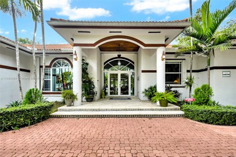 Villa ou maison à vendre à South Miami, Floride: 5 chambres, 323.58 m2 № 887565 - photo 1