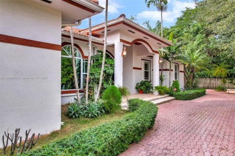 Villa ou maison à vendre à South Miami, Floride: 5 chambres, 323.58 m2 № 887565 - photo 10