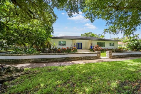 Casa en alquiler en Coral Gables, Florida, 4 dormitorios, 219.44 m2 № 1348585 - foto 3