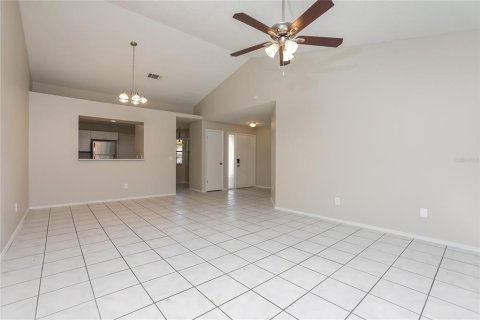 Villa ou maison à louer à Kissimmee, Floride: 3 chambres, 123.19 m2 № 1346486 - photo 4