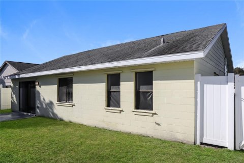 Villa ou maison à louer à Kissimmee, Floride: 3 chambres, 123.19 m2 № 1346486 - photo 16