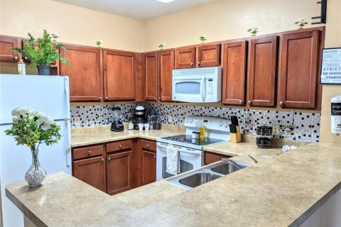 Condo in Kissimmee, Florida, 2 bedrooms  № 1334577 - photo 4