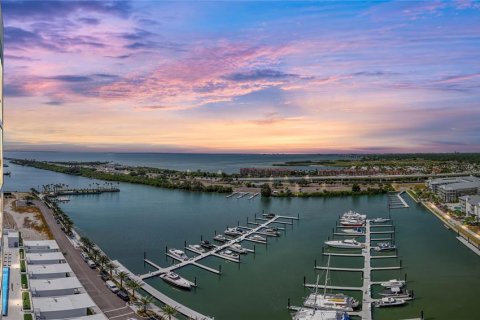 Condo in Tampa, Florida, 3 bedrooms  № 1195091 - photo 1