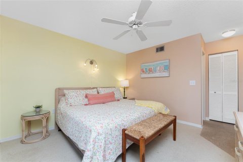 Condo in Venice, Florida, 2 bedrooms  № 1352404 - photo 23