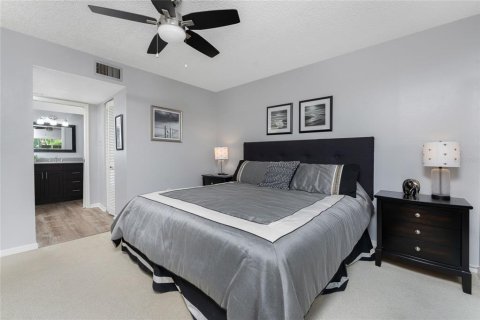 Condo in Venice, Florida, 2 bedrooms  № 1352404 - photo 16