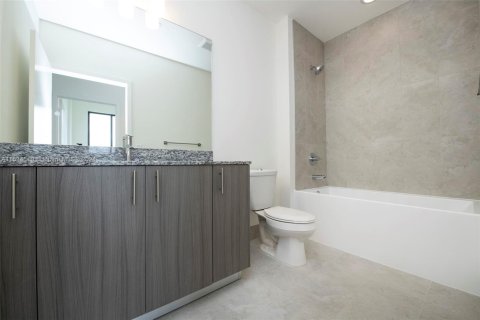 Condo in Doral, Florida, 3 bedrooms  № 1016837 - photo 15