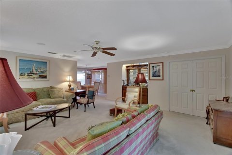 Touwnhouse à vendre à DeLand, Floride: 4 chambres, 270.9 m2 № 1287168 - photo 8