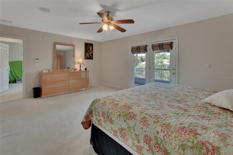 Townhouse in DeLand, Florida 4 bedrooms, 270.9 sq.m. № 1287168 - photo 24