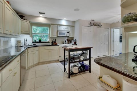 Touwnhouse à vendre à DeLand, Floride: 4 chambres, 270.9 m2 № 1287168 - photo 13