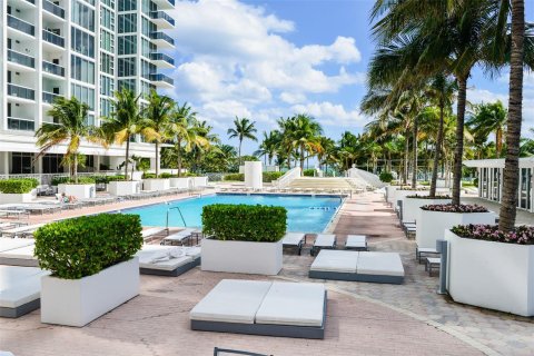 Condominio en venta en Bal Harbour, Florida, 1 dormitorio, 83.24 m2 № 1290579 - foto 21