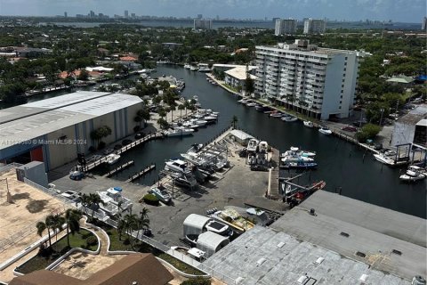 Condominio en venta en North Miami, Florida, 2 dormitorios, 119.84 m2 № 1304951 - foto 10