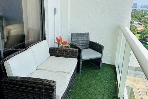 Condominio en venta en North Miami, Florida, 2 dormitorios, 119.84 m2 № 1304951 - foto 9