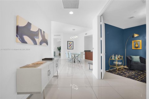 Condo in Sunny Isles Beach, Florida, 3 bedrooms  № 1304986 - photo 9