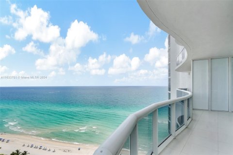 Condo in Sunny Isles Beach, Florida, 3 bedrooms  № 1304986 - photo 12