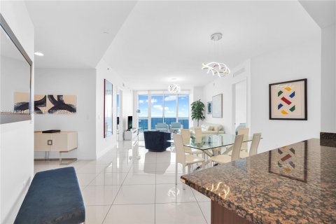 Condo in Sunny Isles Beach, Florida, 3 bedrooms  № 1304986 - photo 16