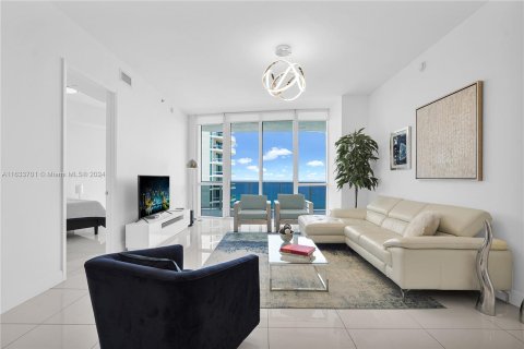 Condo in Sunny Isles Beach, Florida, 3 bedrooms  № 1304986 - photo 2