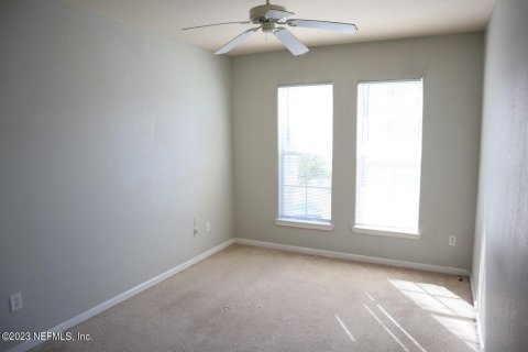 Condo in Jacksonville, Florida, 1 bedroom  № 838873 - photo 13