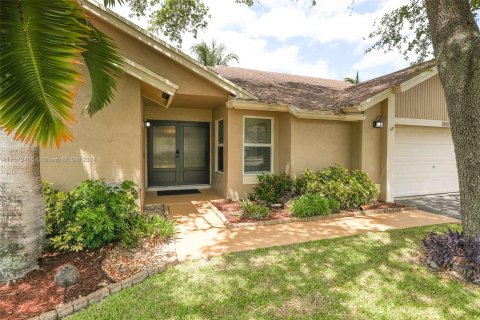 Villa ou maison à vendre à Cooper City, Floride: 3 chambres, 175.77 m2 № 1140643 - photo 2