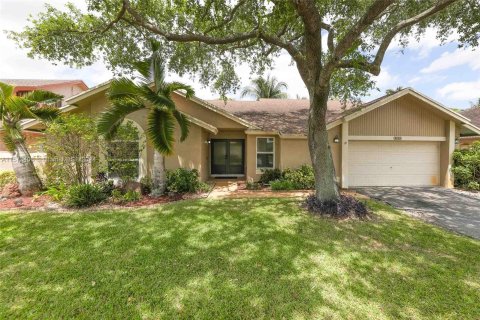 Villa ou maison à vendre à Cooper City, Floride: 3 chambres, 175.77 m2 № 1140643 - photo 1