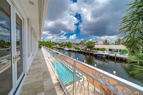 Villa ou maison à louer à Fort Lauderdale, Floride: 5 chambres, 575.53 m2 № 693301 - photo 16