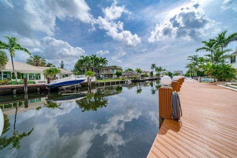 Villa ou maison à louer à Fort Lauderdale, Floride: 5 chambres, 575.53 m2 № 693301 - photo 24