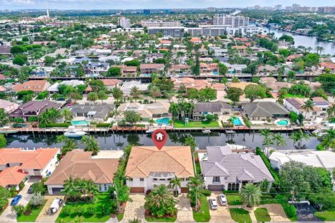 Villa ou maison à louer à Fort Lauderdale, Floride: 5 chambres, 575.53 m2 № 693301 - photo 9