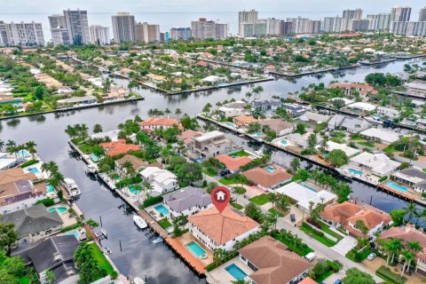 Villa ou maison à louer à Fort Lauderdale, Floride: 5 chambres, 575.53 m2 № 693301 - photo 1