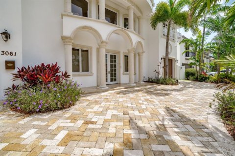 Villa ou maison à louer à Fort Lauderdale, Floride: 5 chambres, 575.53 m2 № 693301 - photo 21