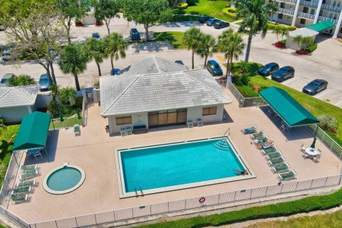 Copropriété à vendre à Boca Raton, Floride: 2 chambres, 128.67 m2 № 1172157 - photo 1