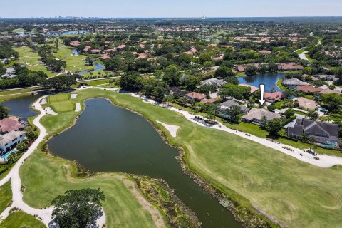 House in Palm Beach Gardens, Florida 4 bedrooms, 300.17 sq.m. № 1103178 - photo 4