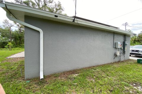 House in LaBelle, Florida 3 bedrooms, 104.05 sq.m. № 1103179 - photo 7