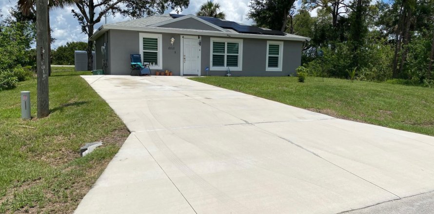 House in LaBelle, Florida 3 bedrooms, 104.05 sq.m. № 1103179