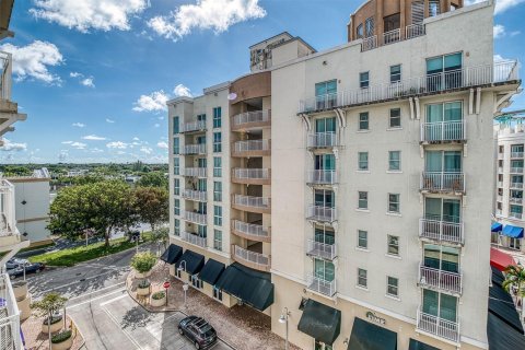 Condo in Miami, Florida, 3 bedrooms  № 1392048 - photo 15