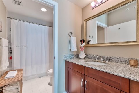 Condo in Miami, Florida, 3 bedrooms  № 1392048 - photo 12