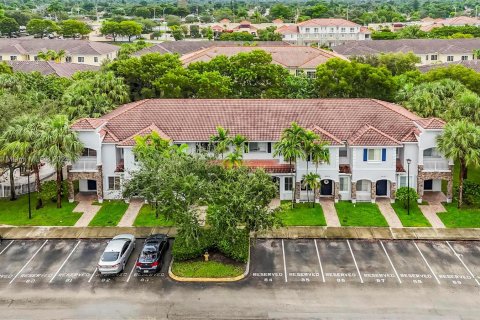 Townhouse in Miramar, Florida 3 bedrooms, 132.2 sq.m. № 1392057 - photo 27